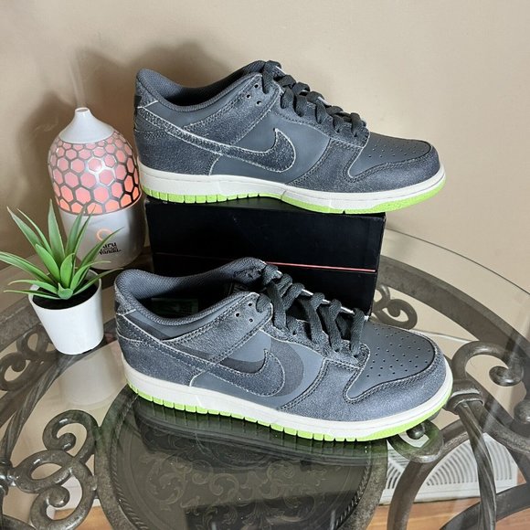 Nike Dunk Low SE Halloween‎ Sneakers Size 6.5Y / Women Size 8 / Grey Ghost Green - Picture 6 of 8